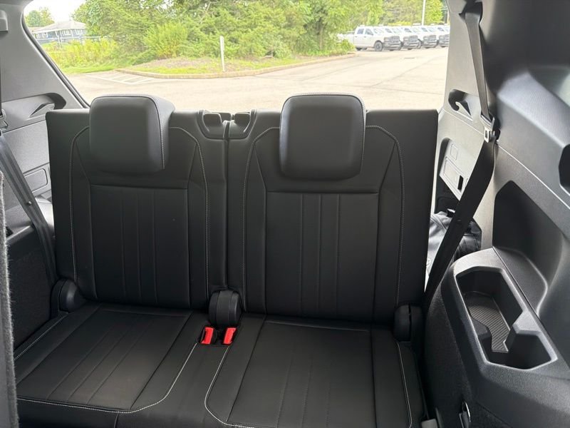 Used 2023 White Volkswagen 2.0T SE R-Line Black image 14