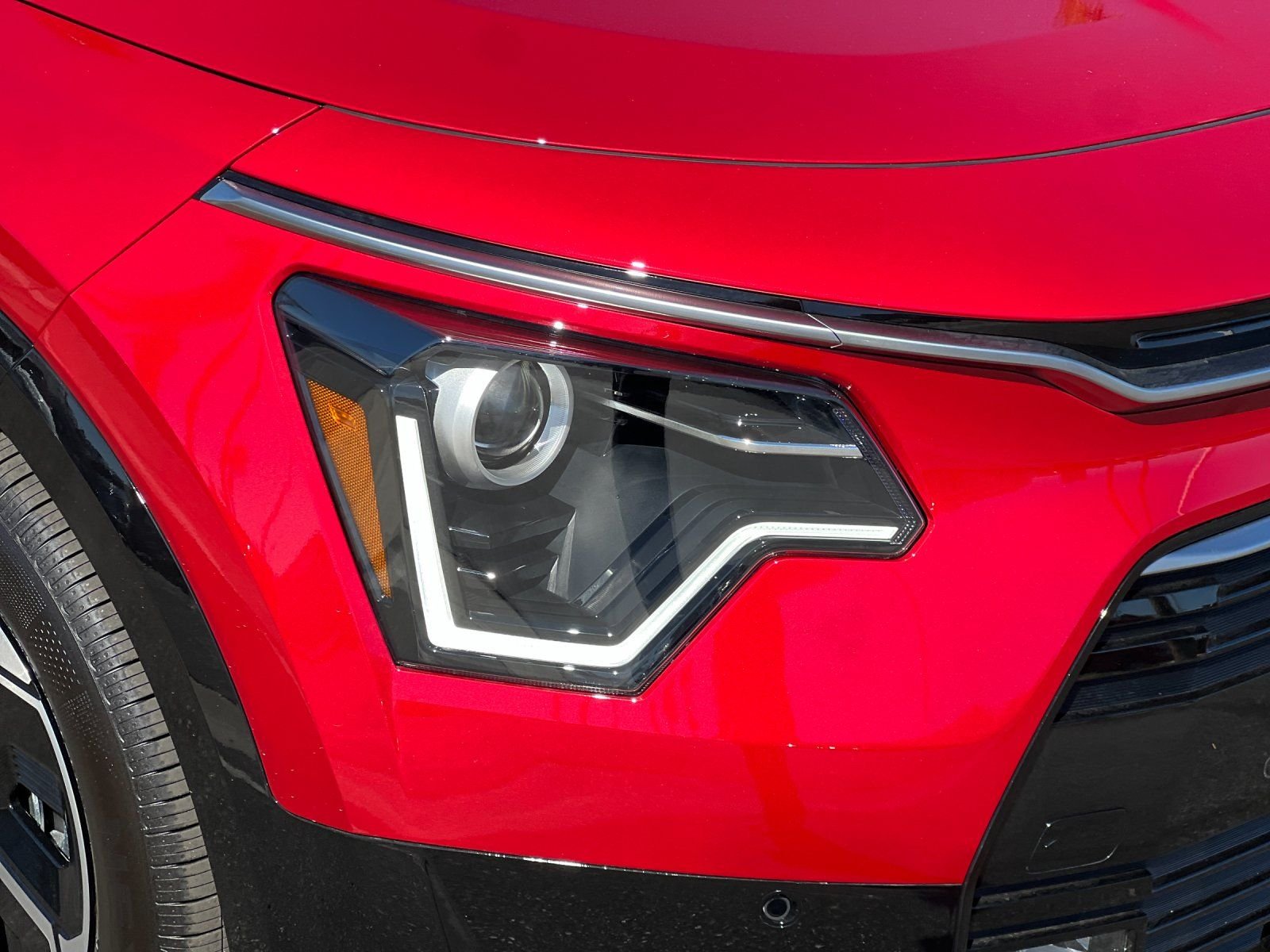 New 2026 Runway Red Kia SX image 32