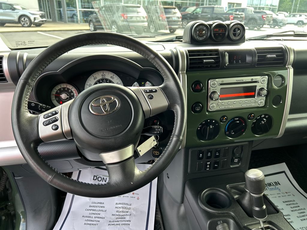 Used 2012 Green Toyota Base image 16