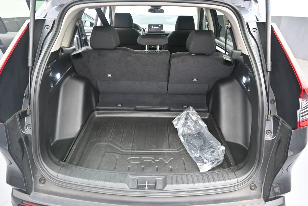 Used 2025 Meteorite Gray Metallic Honda LX image 11