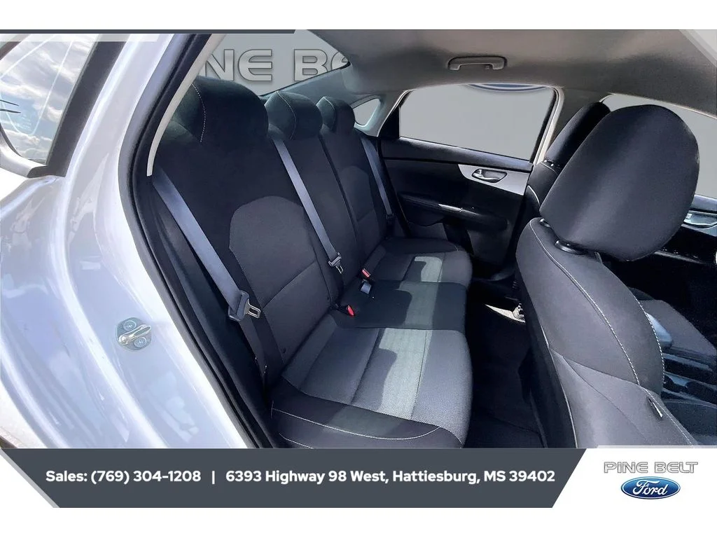 Used 2024 Snow White Pearl Kia LXS image 20