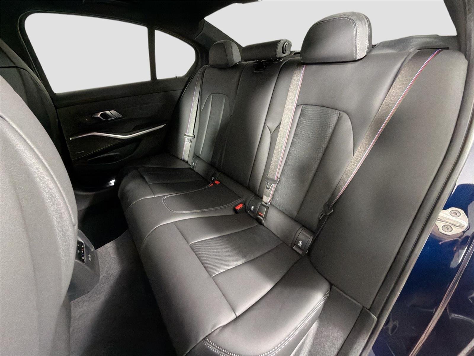 New 2026 Tanzanite Blue II Metallic BMW Competition image 23