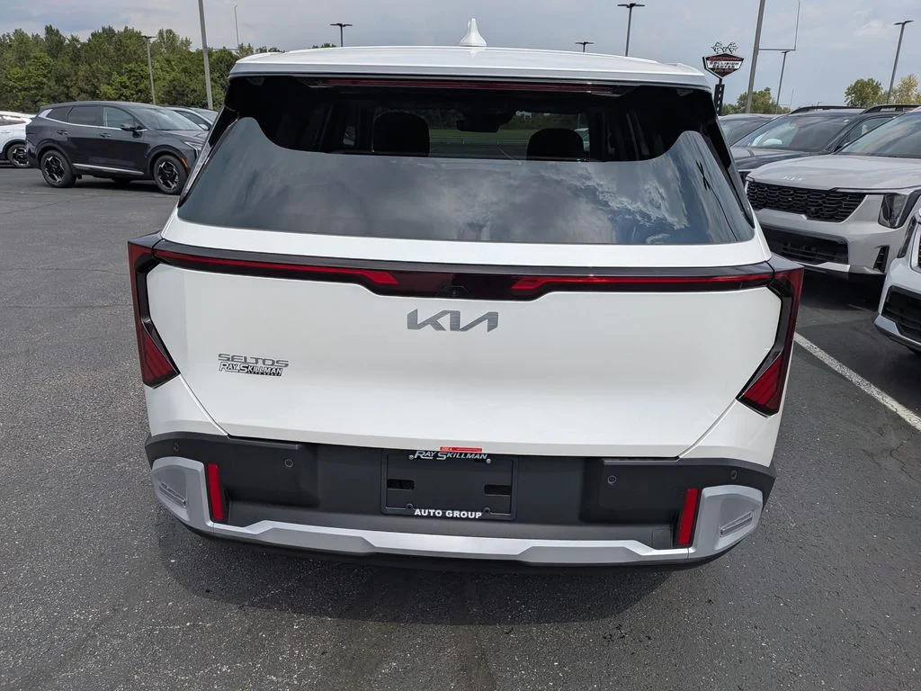 New 2027 Snow White Pearl Kia LX image 33