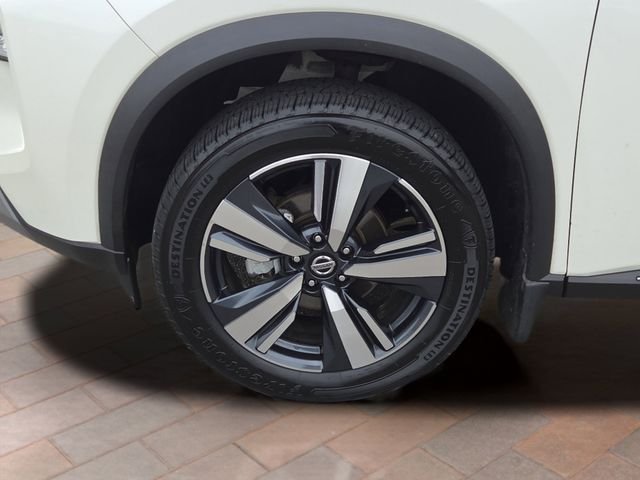 Used 2021 Pearl White Nissan SL image 28