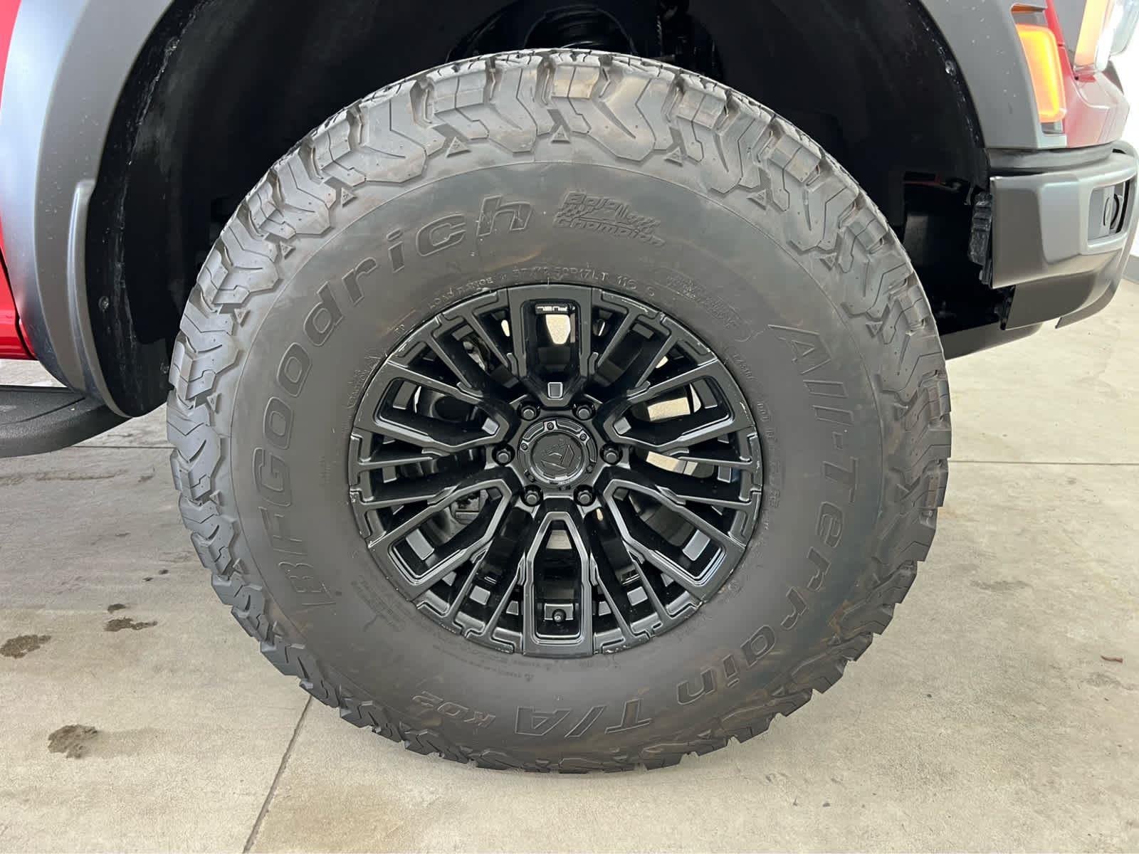 Used 2025 Rapid Red Metallic Tinted Clearcoat Ford Raptor image 8