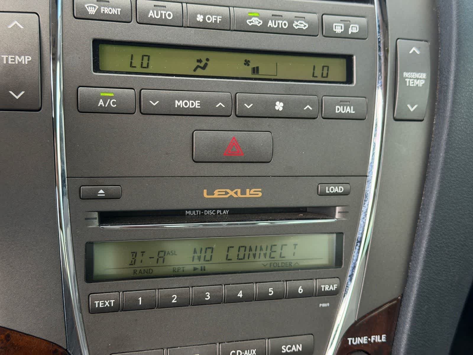 Used 2010 Starfire Pearl Lexus  image 19