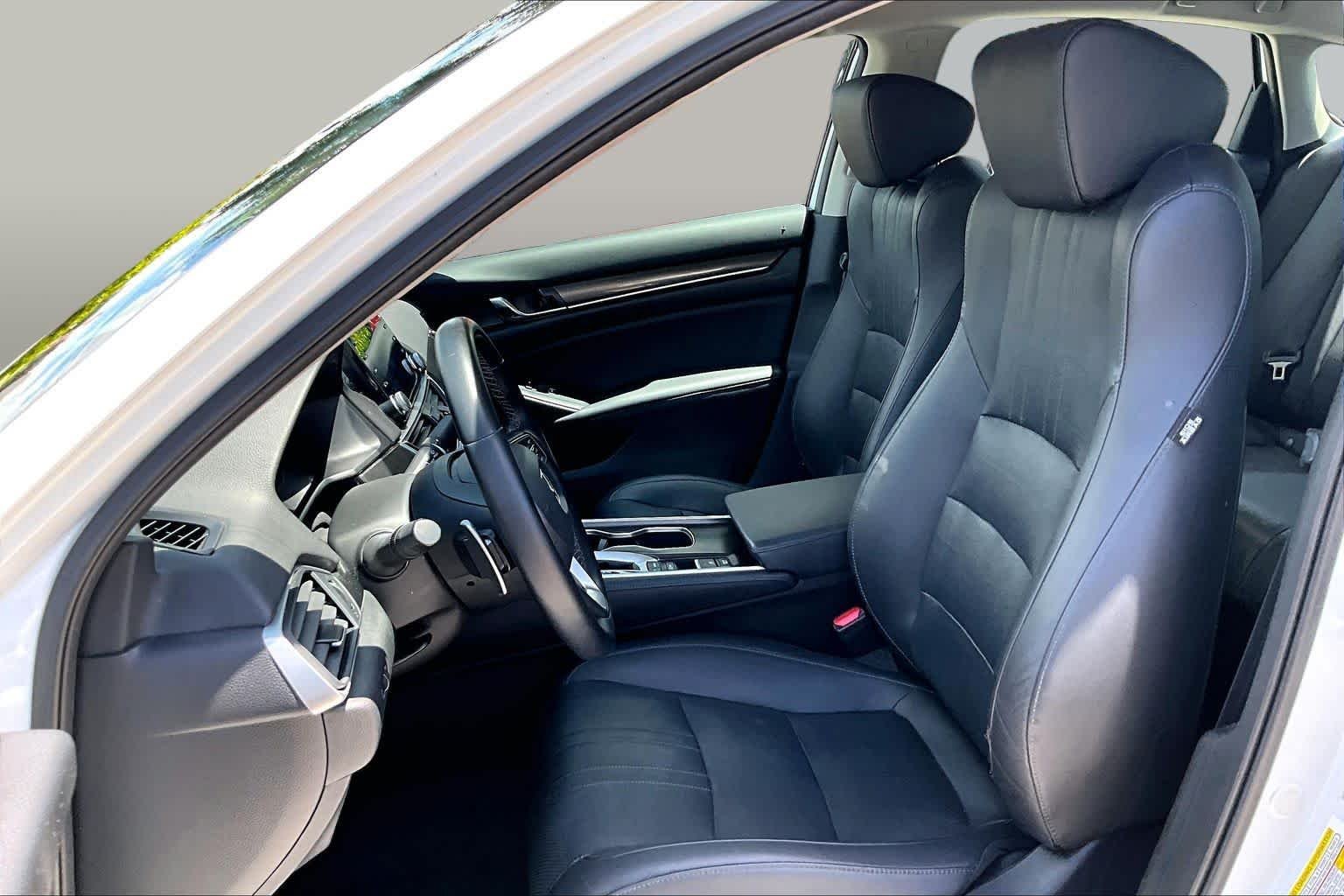 Used 2022 Platinum White Pearl Honda Sport SE image 8