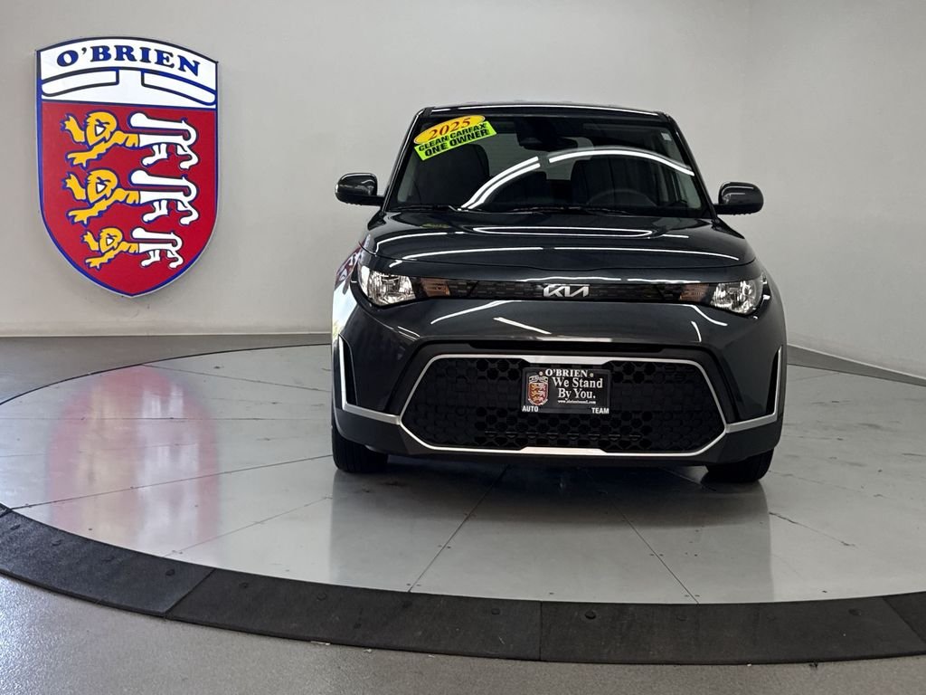 Used 2025  Kia LX image 10