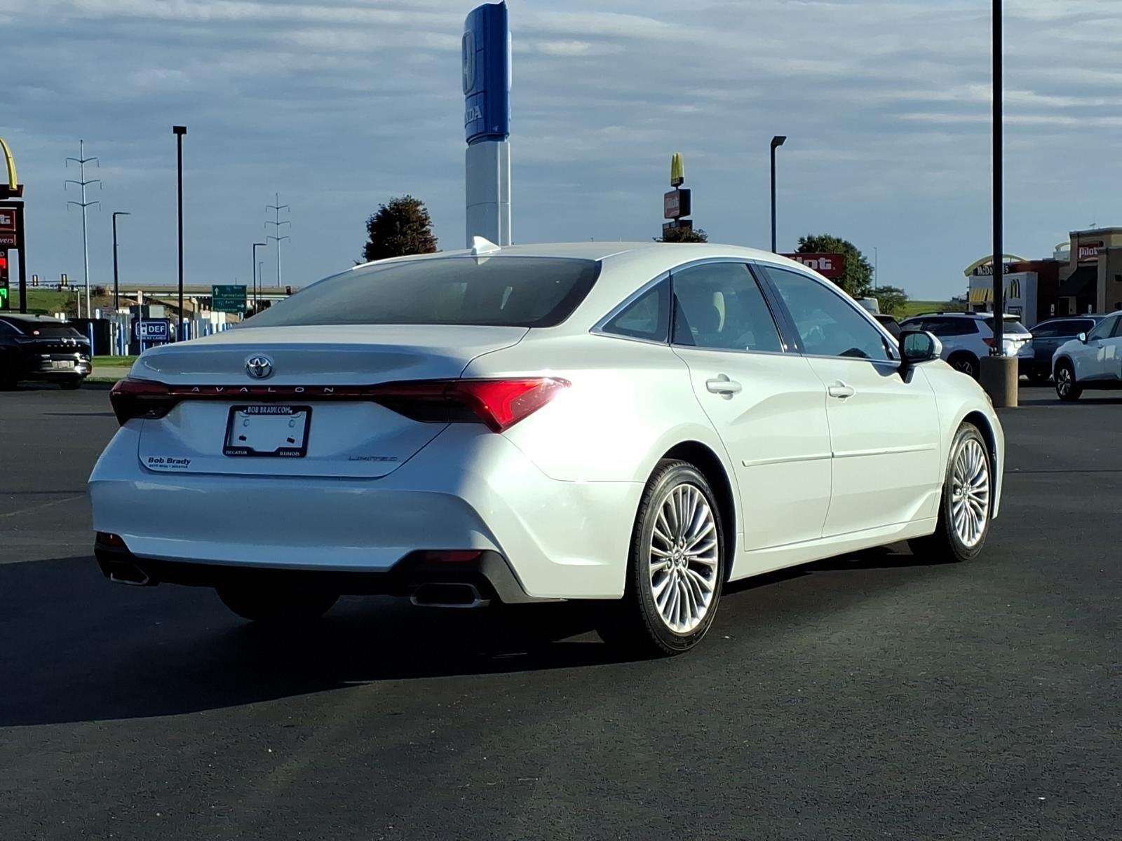 2019 Toyota Avalon Limited - Photo 11