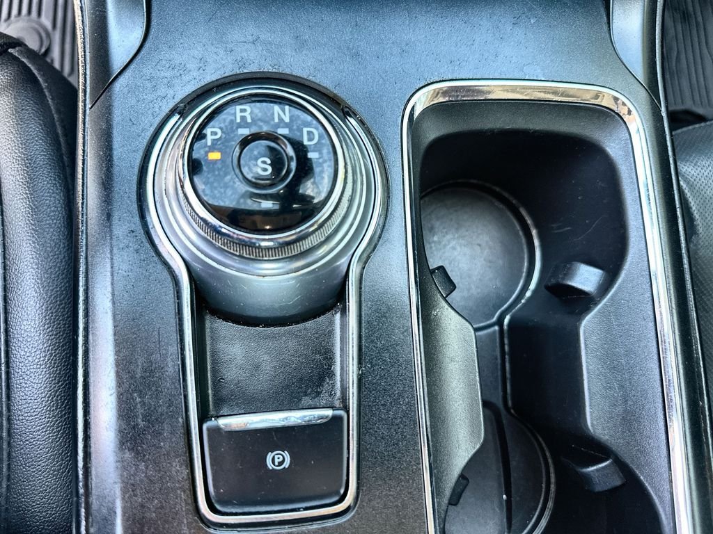 Used 2020  Ford Titanium image 16