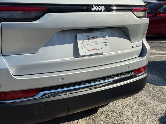 New 2025 Silver Zynith Exterior Paint Jeep Laredo image 6