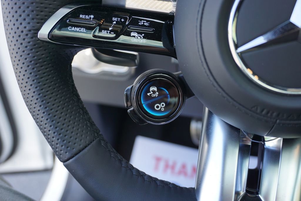 New 2026 MANUFAKTUR Moonlight White Metallic Mercedes-Benz GLE 63 S AMG® image 92