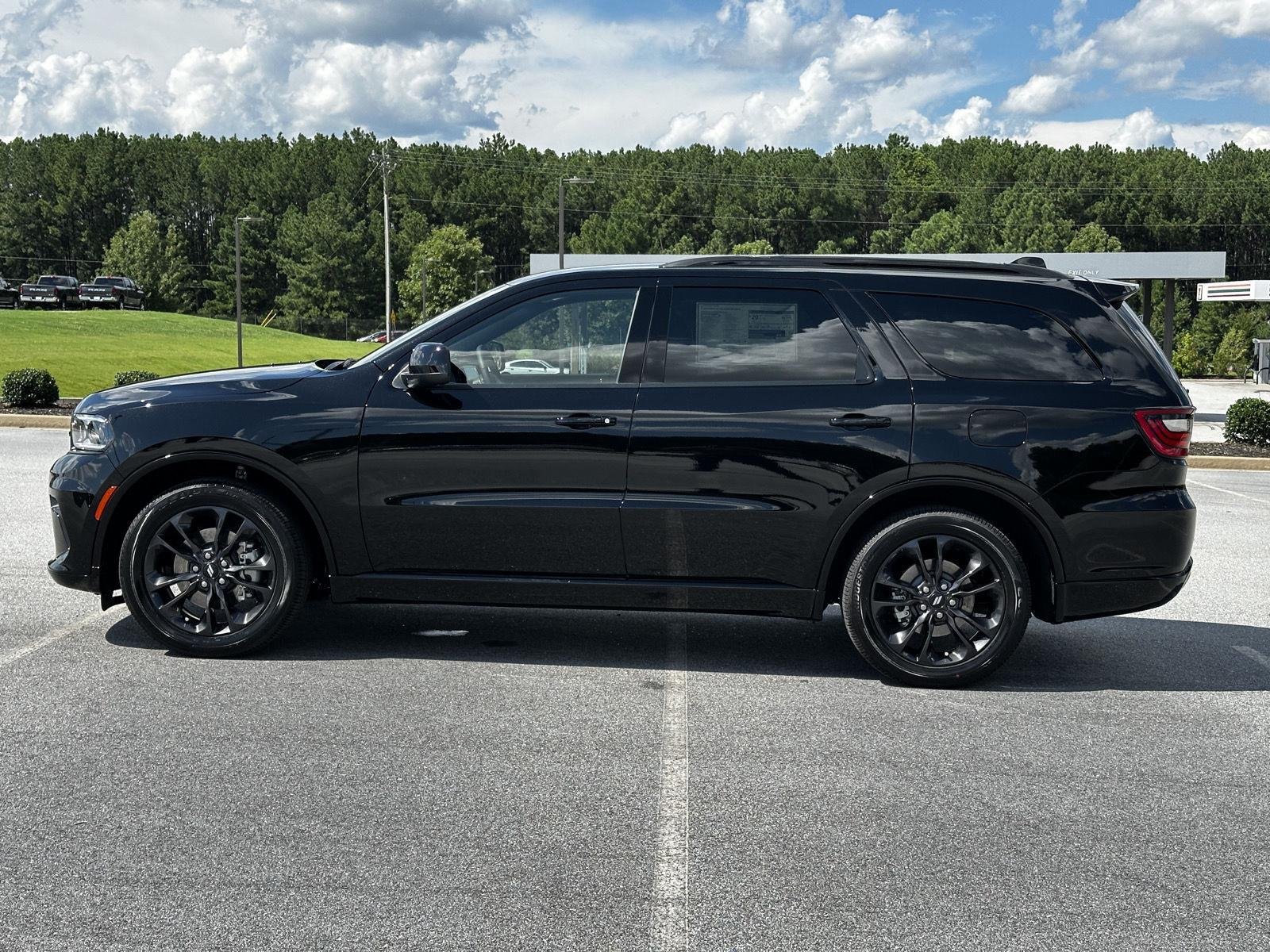 New 2026 Diamond Black Clear-Coat Exterior Paint Dodge GT image 5