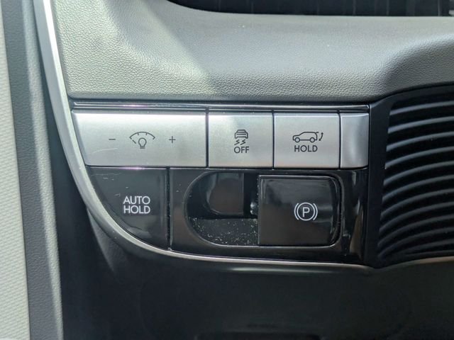 Used 2024 Green Hyundai SEL image 25