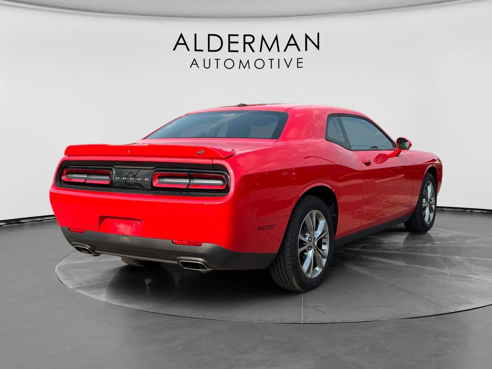 Used 2020 Torred Clearcoat Dodge SXT image 5