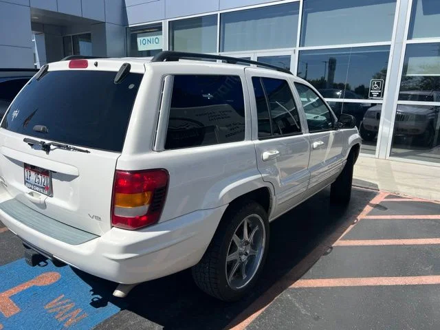 Used 2002  Jeep Limited image 4