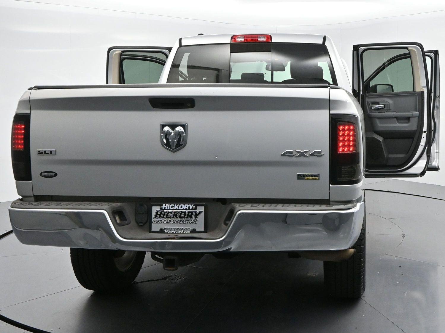 Used 2015 Bright Silver Metallic Clearcoat Ram SLT image 36