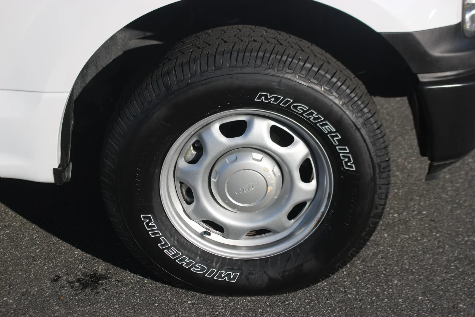 Used 2020 White Ford XL image 37