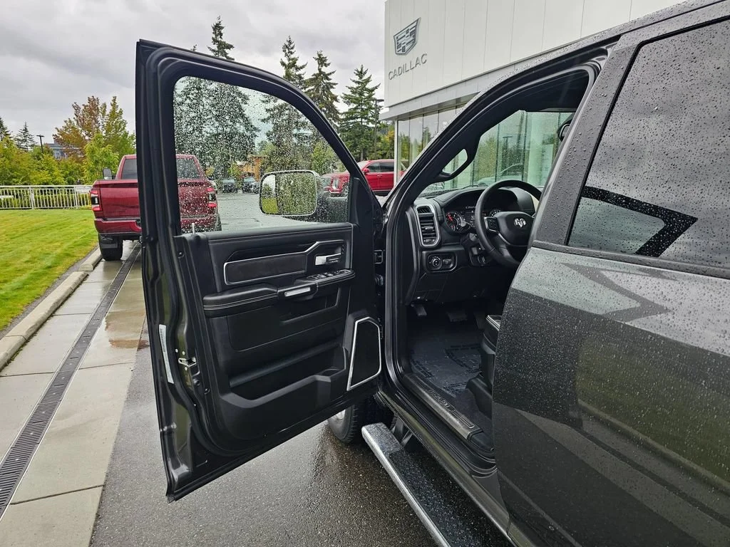 Used 2019  Ram Laramie image 18