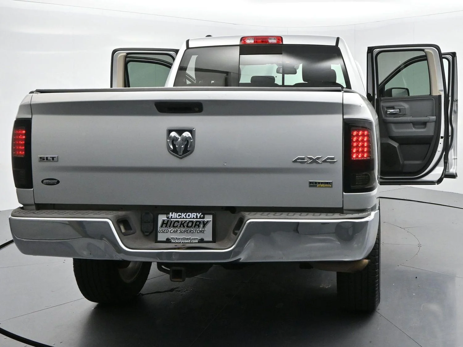 Used 2015 Bright Silver Metallic Clearcoat Ram SLT image 36