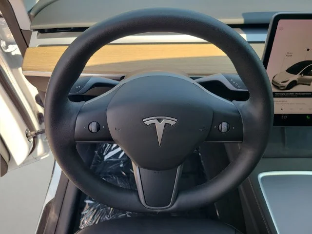 Used 2021 White Tesla Long Range image 25
