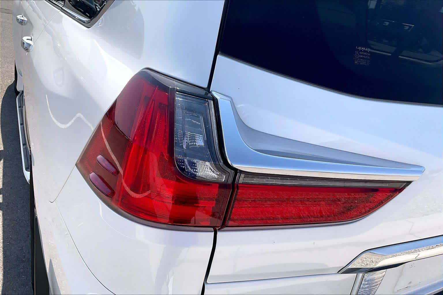 Used 2017 Starfire Pearl Lexus  image 27