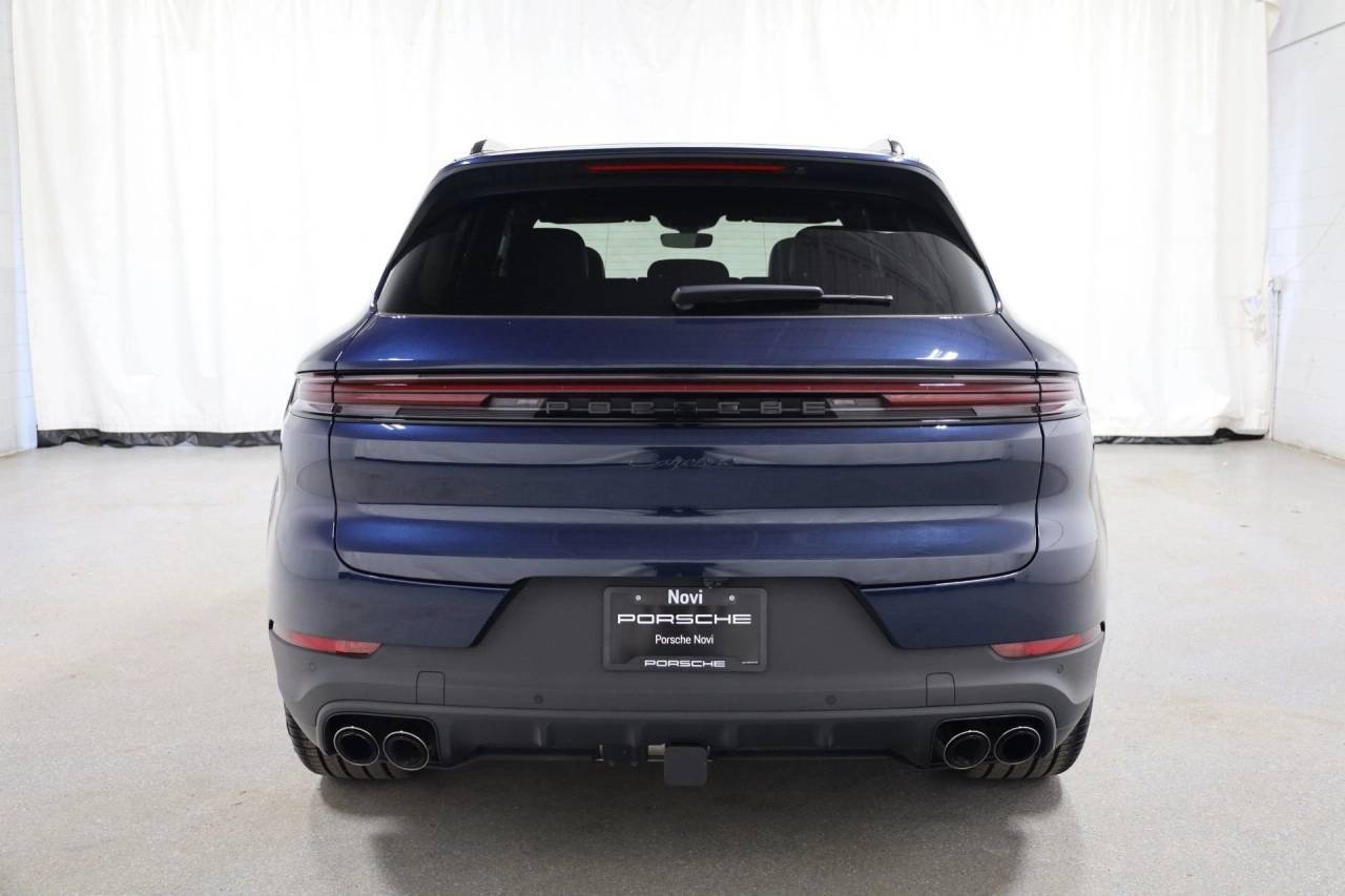 Certified Used 2025 Algarve Blue Metallic Porsche  image 7