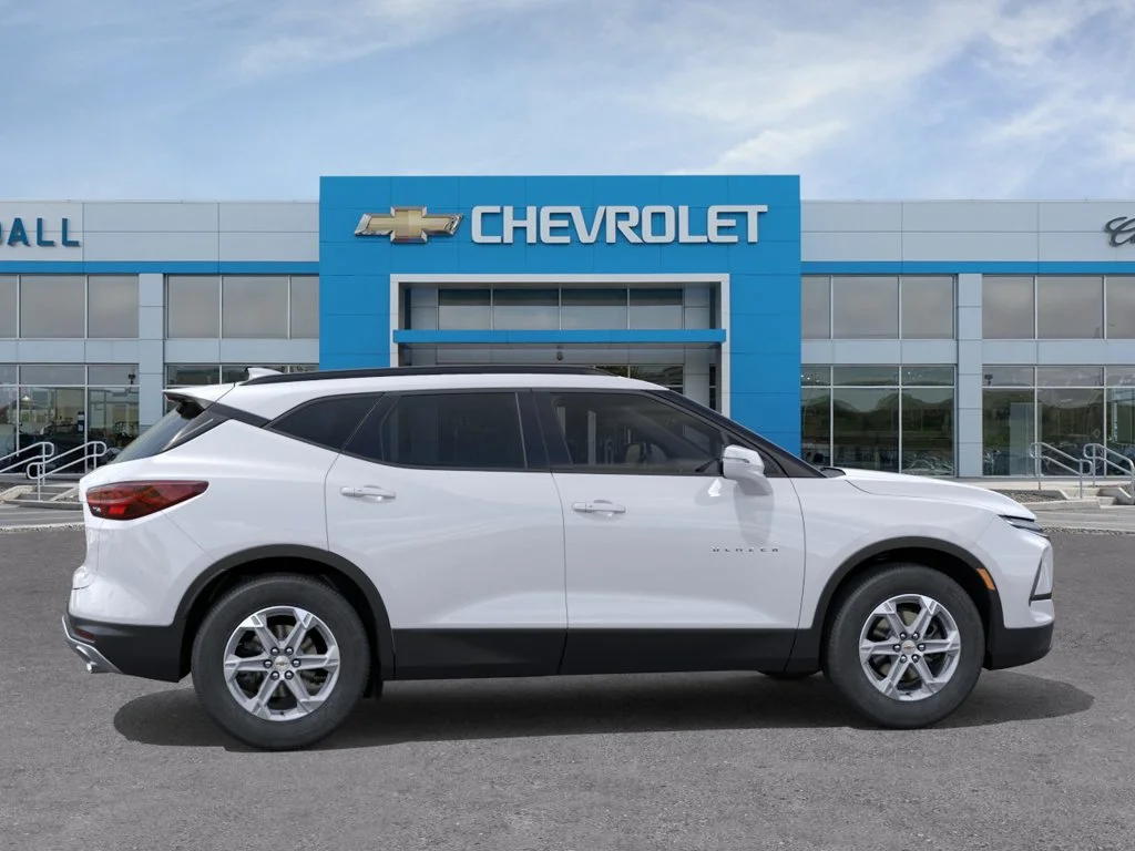New 2026 Summit White Chevrolet 3LT image 5