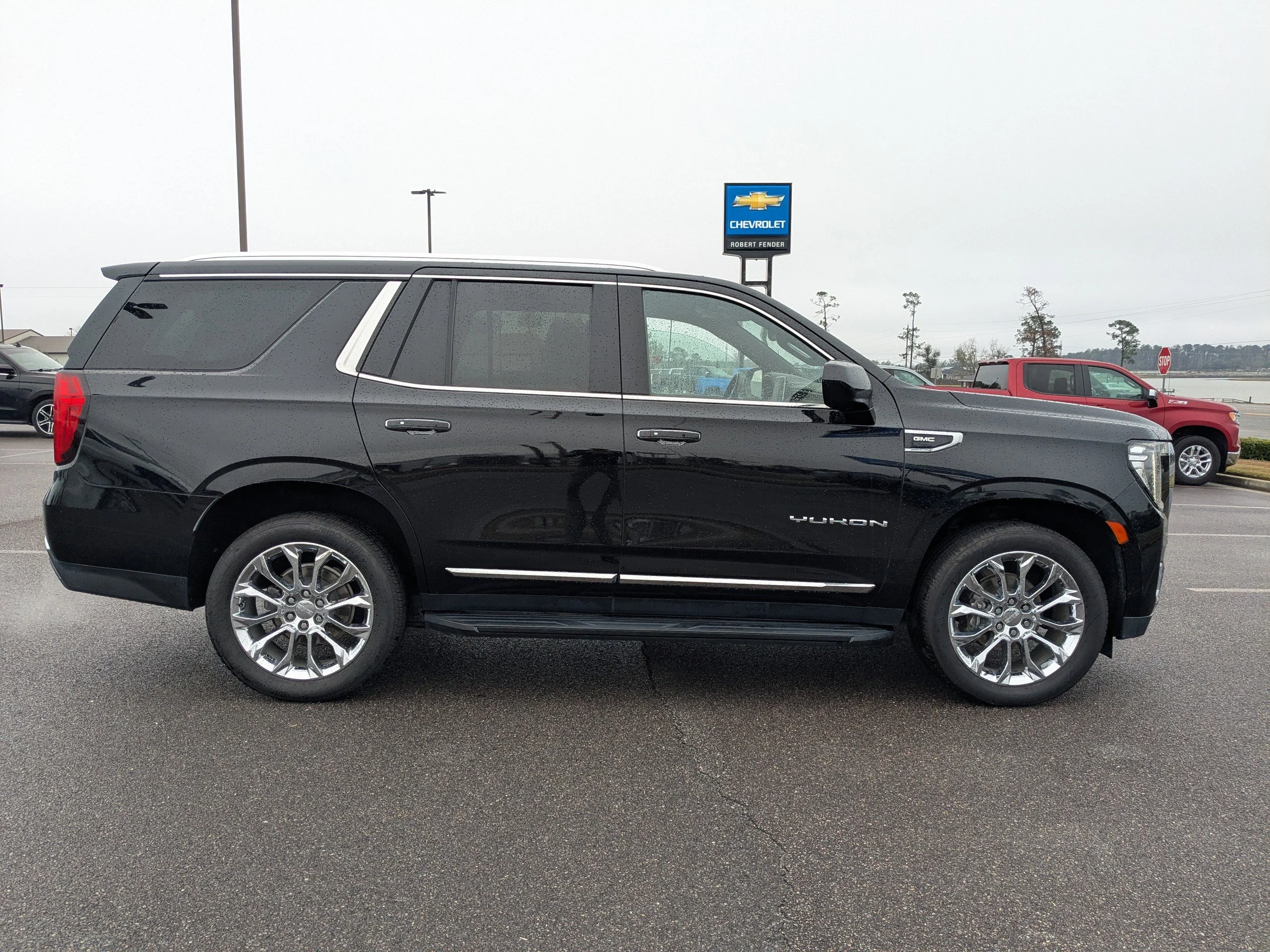 Used 2023 Onyx Black GMC SLT image 3