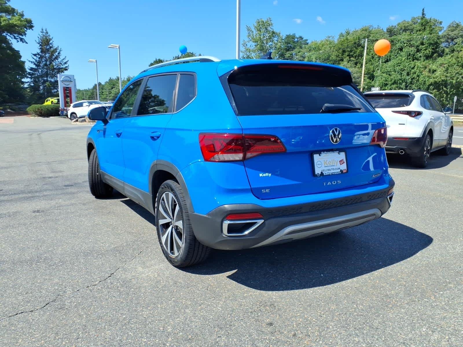Used 2022 Cornflower Blue Volkswagen SE image 7
