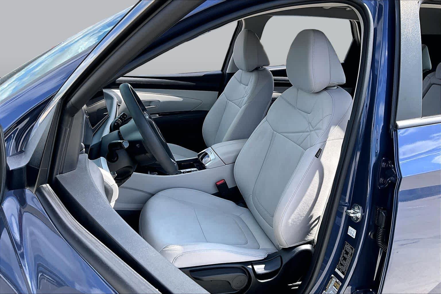 Used 2025 Atlantis Blue Hyundai SE image 6