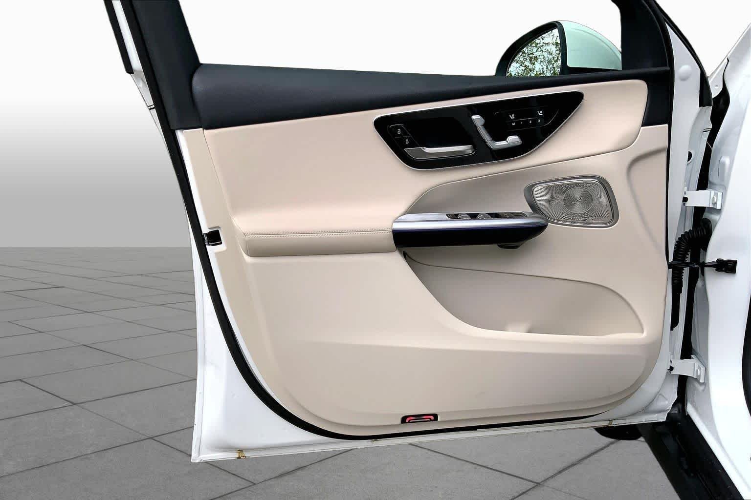 Certified Used 2025 Polar White Mercedes-Benz GLC 300 image 22