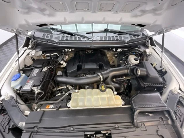 Used 2019 White Ford XL image 22