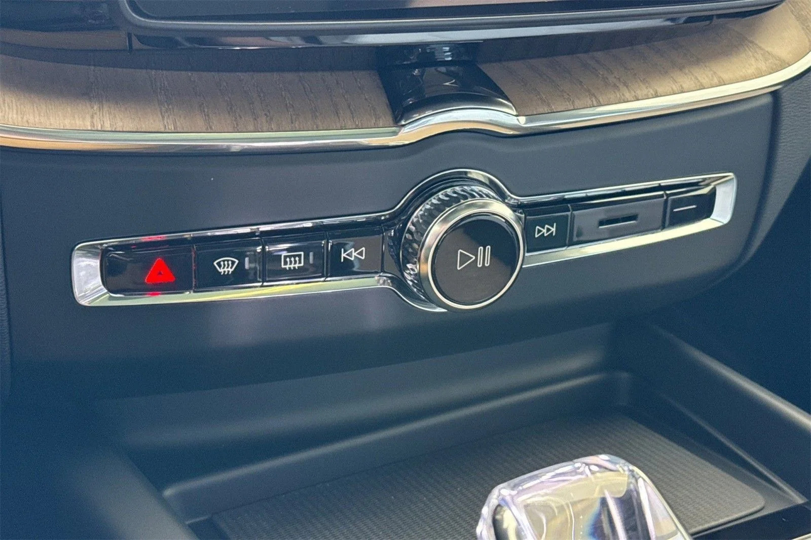 2026 Volvo XC60 Plus - Photo 21