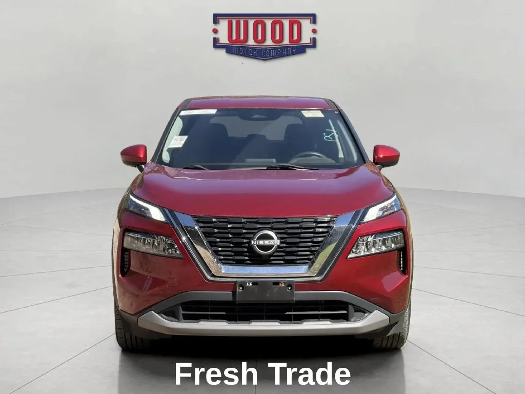 Used 2023 Scarlet Ember Tintcoat Nissan SV image 2
