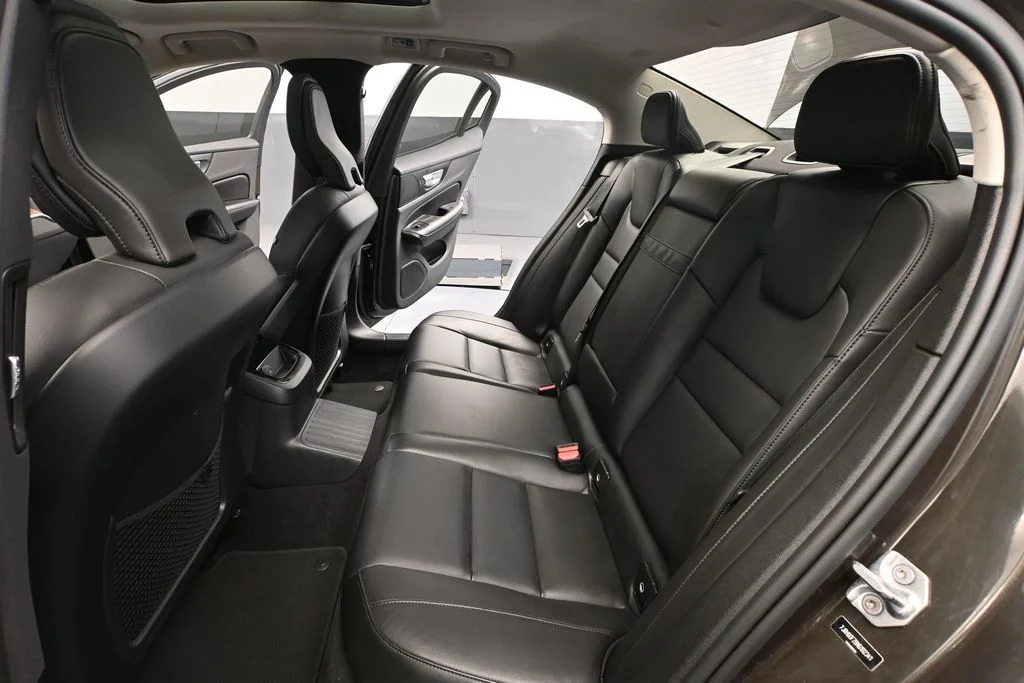 2022 Volvo S60 R-Design Expression - Photo 39