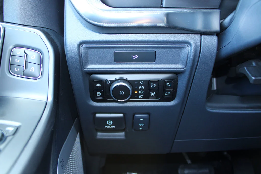 New 2026 Oxford White Ford Lariat® image 44
