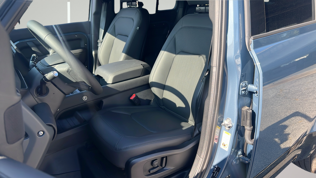 2026 Land Rover Defender X-Dynamic SE - Photo 21