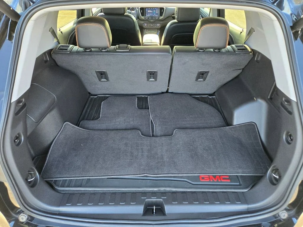 Used 2023 Ebony Twilight Metallic GMC AT4 image 13
