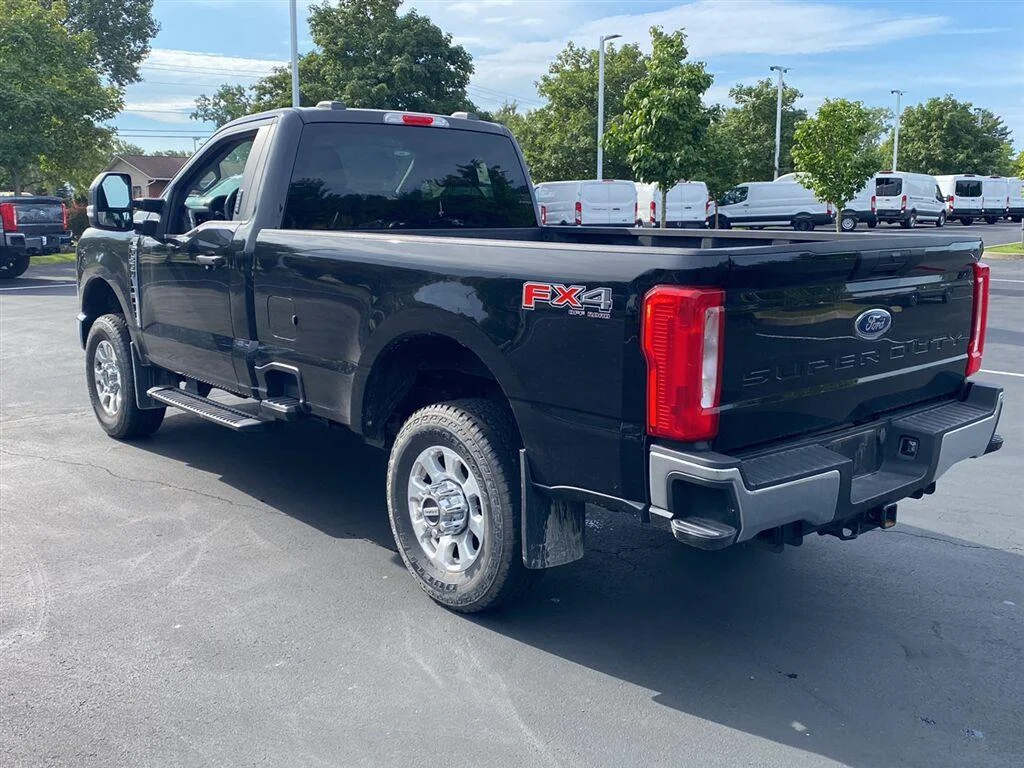 Used 2024 Agate Black Ford XLT image 8