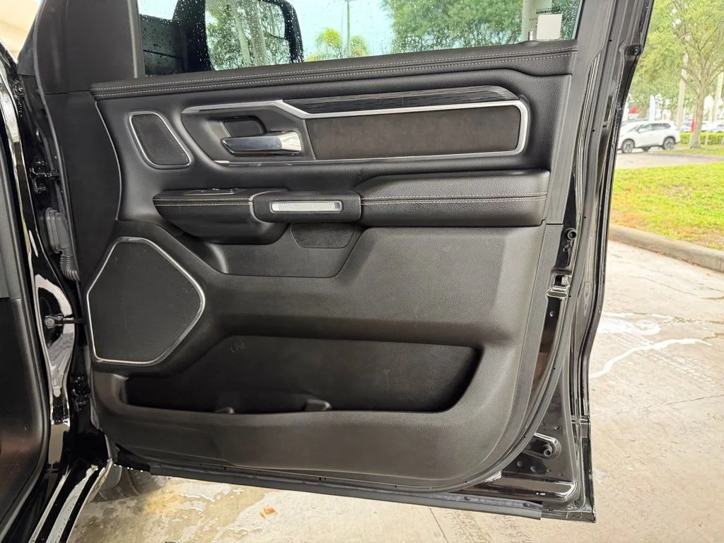 Used 2023 Black RAM Laramie image 31