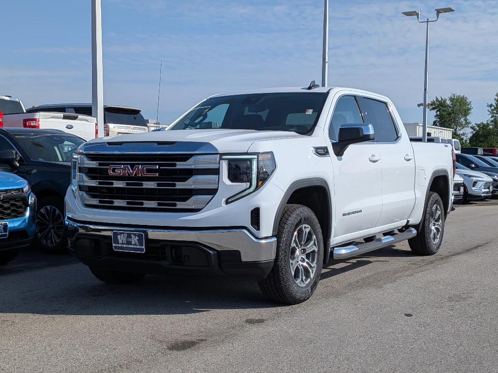 New 2026 Summit White GMC SLE image 6