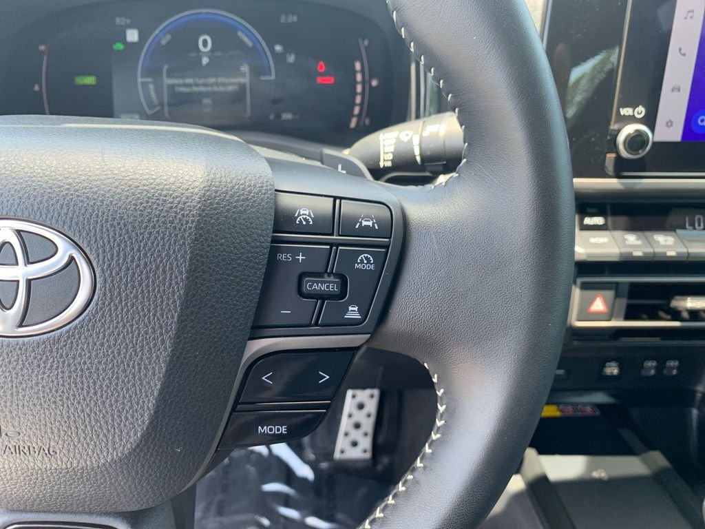 Used 2025 White Toyota SE image 17