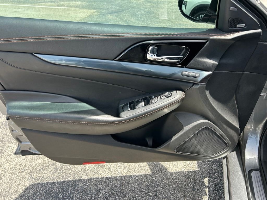 Used 2023 Gray Nissan SR image 19