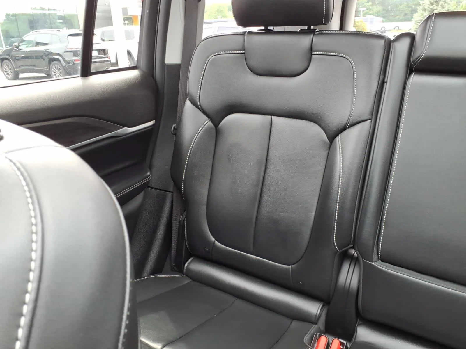 Used 2022 Silver Zynith Jeep Limited image 18