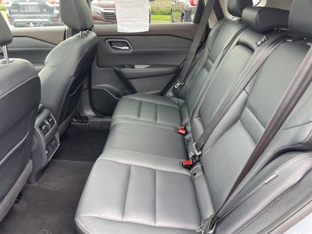 Used 2021 Gray Nissan SL image 33