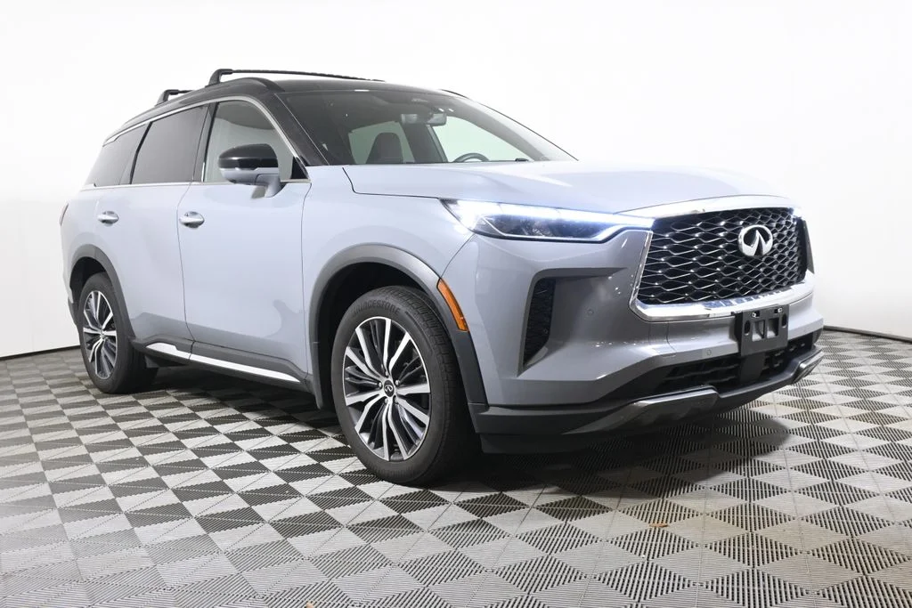 Certified Used 2025 Gray INFINITI Autograph image 6