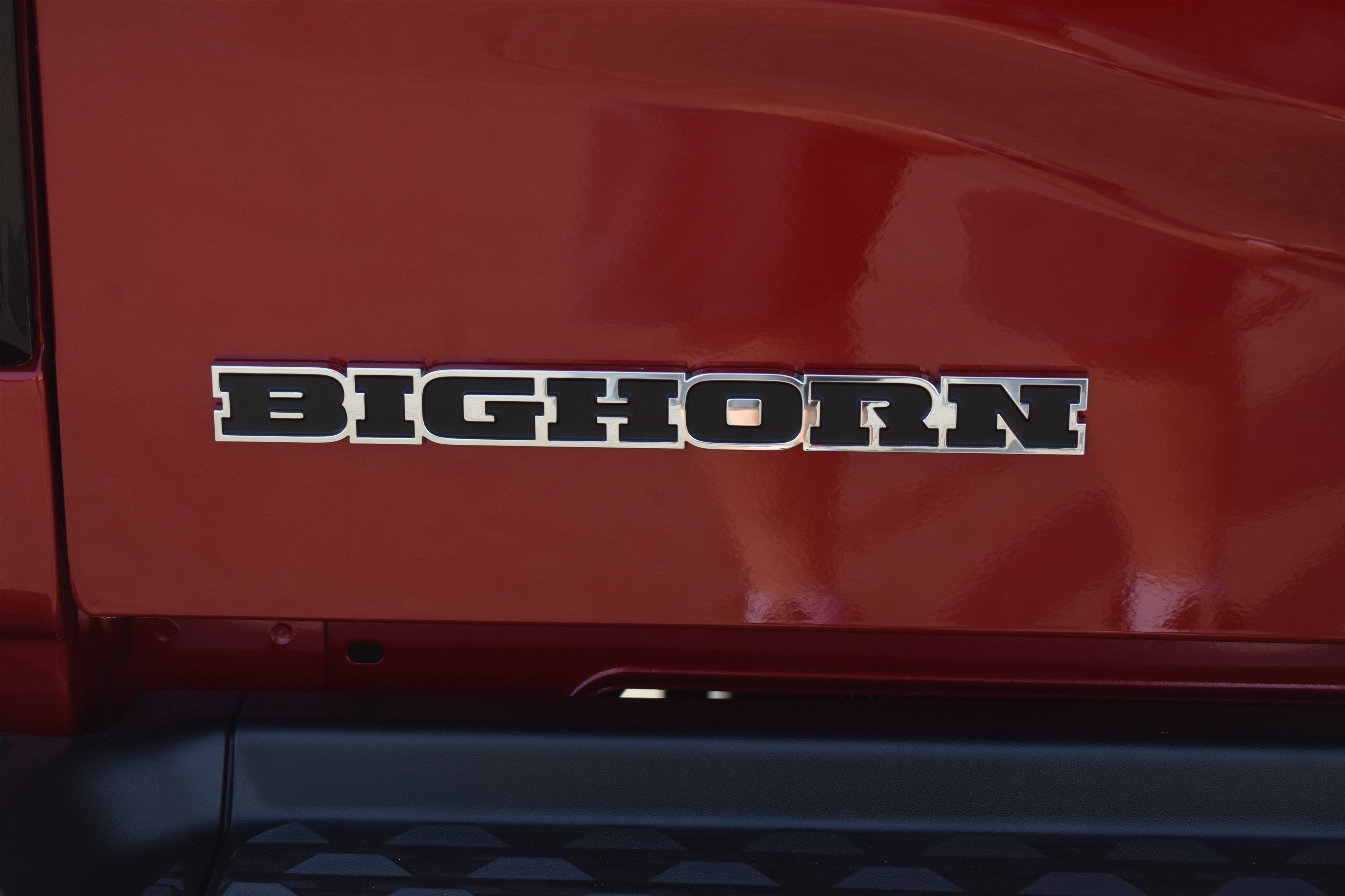 New 2026 Molten Red Pearl-Coat Exterior Paint RAM Big Horn image 7