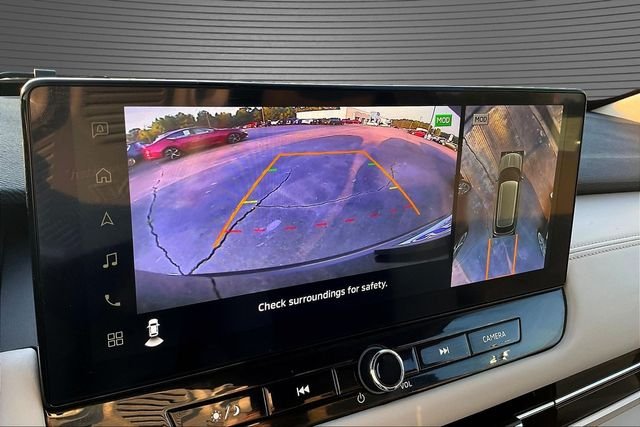 Used 2025  Mitsubishi SE image 16