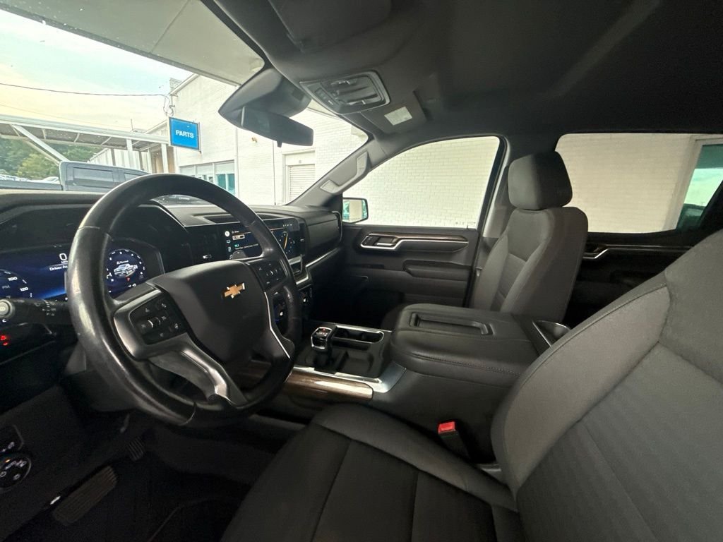 Used 2022 Black Chevrolet LT image 31